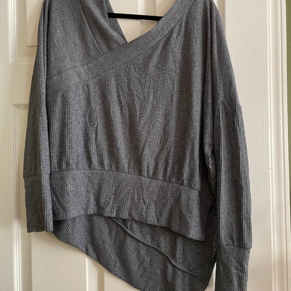 Stella & Dot Double V Off-the-Should Top in Blue - Picture 2 of 2